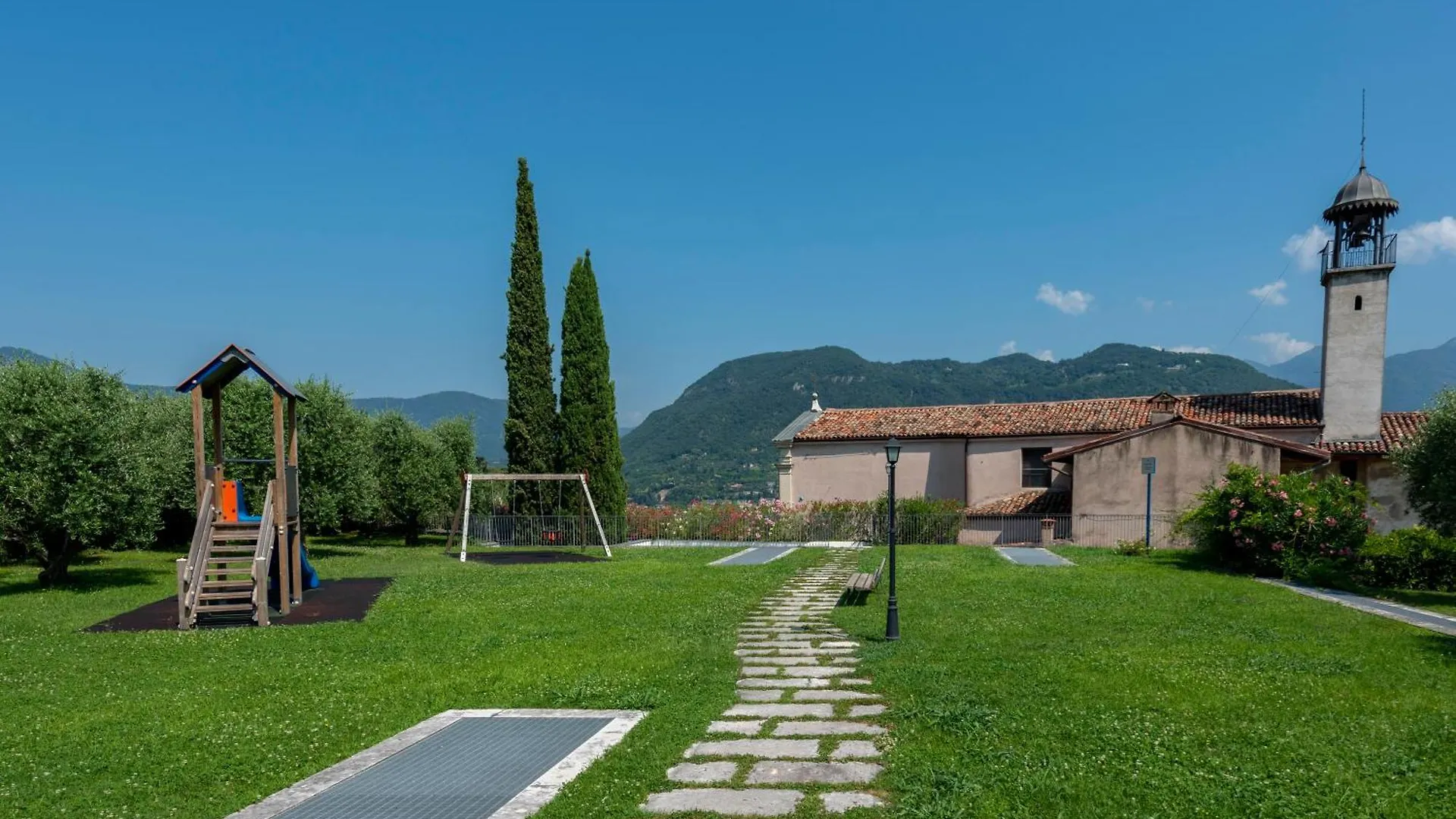 Bruno House Lakeview & Shared Pool - Happy Rentals San Felice del Benaco Italië