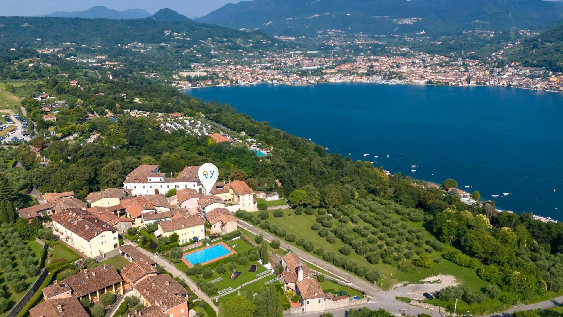 Bruno House Lakeview & Shared Pool - Happy Rentals San Felice del Benaco 0*,  Italië